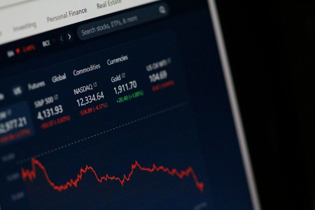 The Shrinking Number of Stocks in the Stock Market